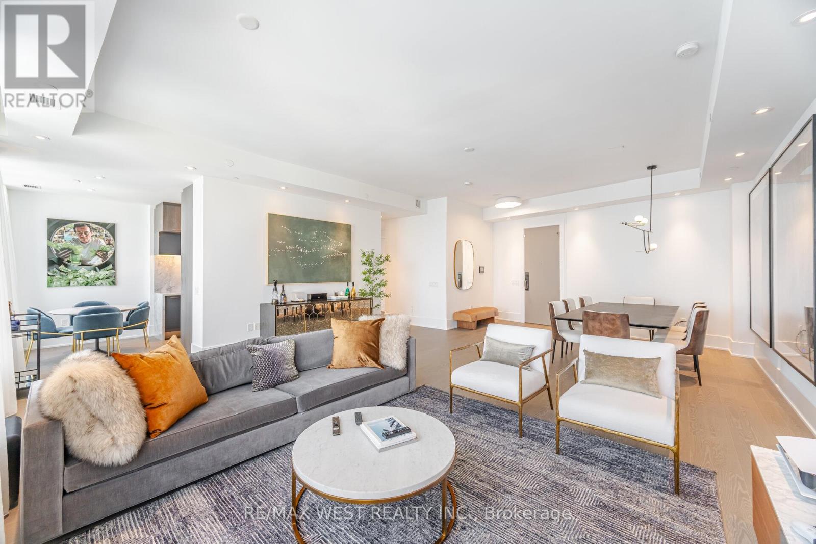 Photo 37 of 6712 10 York Street, Toronto ON