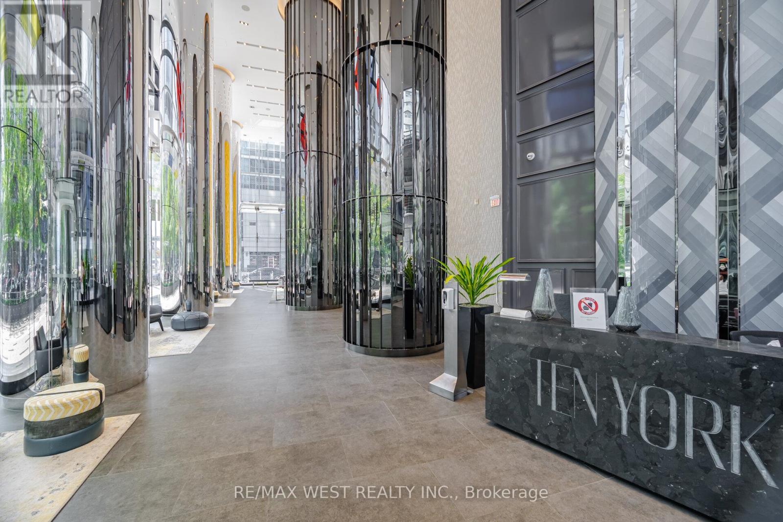 Photo 17 of 6712 10 York Street, Toronto ON