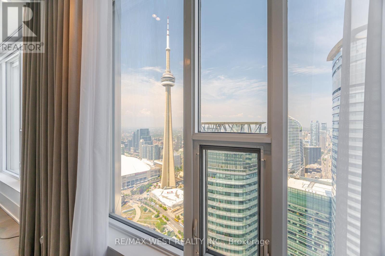Photo 12 of 6712 10 York Street, Toronto ON
