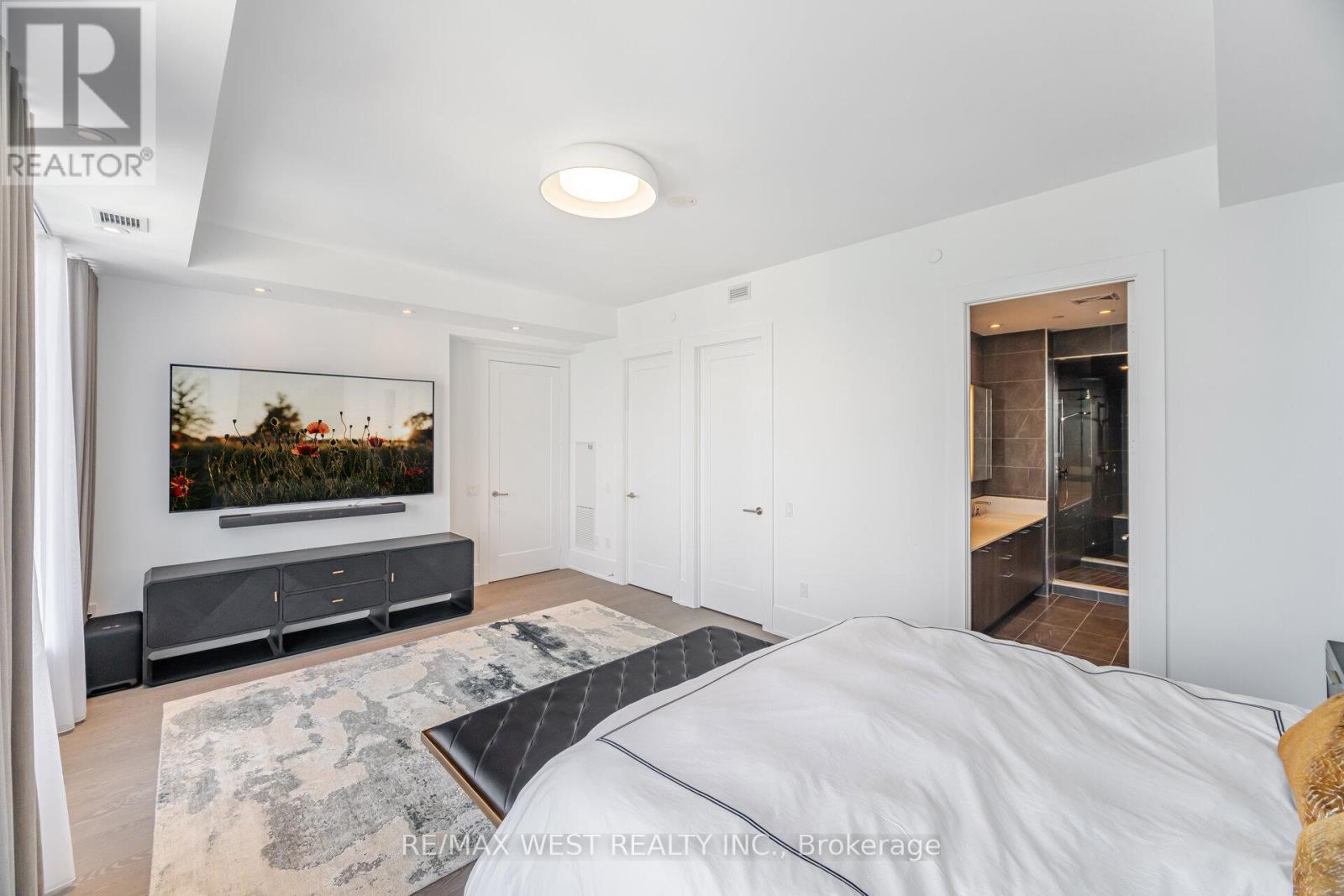 Photo 22 of 6712 10 York Street, Toronto ON
