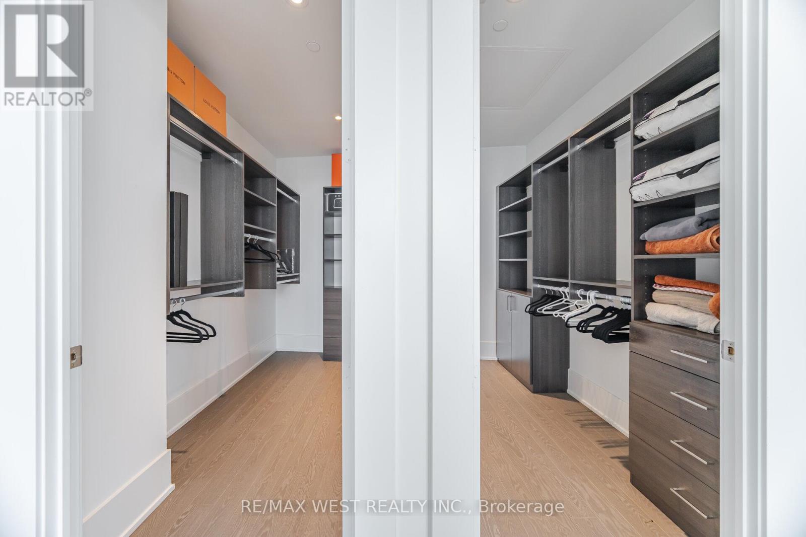 Photo 25 of 6712 10 York Street, Toronto ON