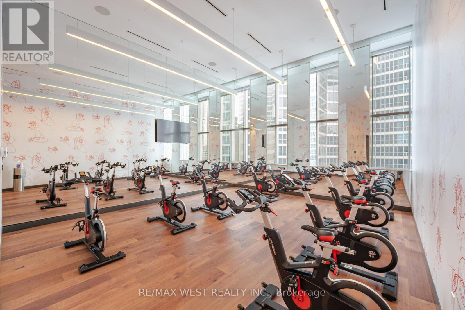 Photo 34 of 6712 10 York Street, Toronto ON