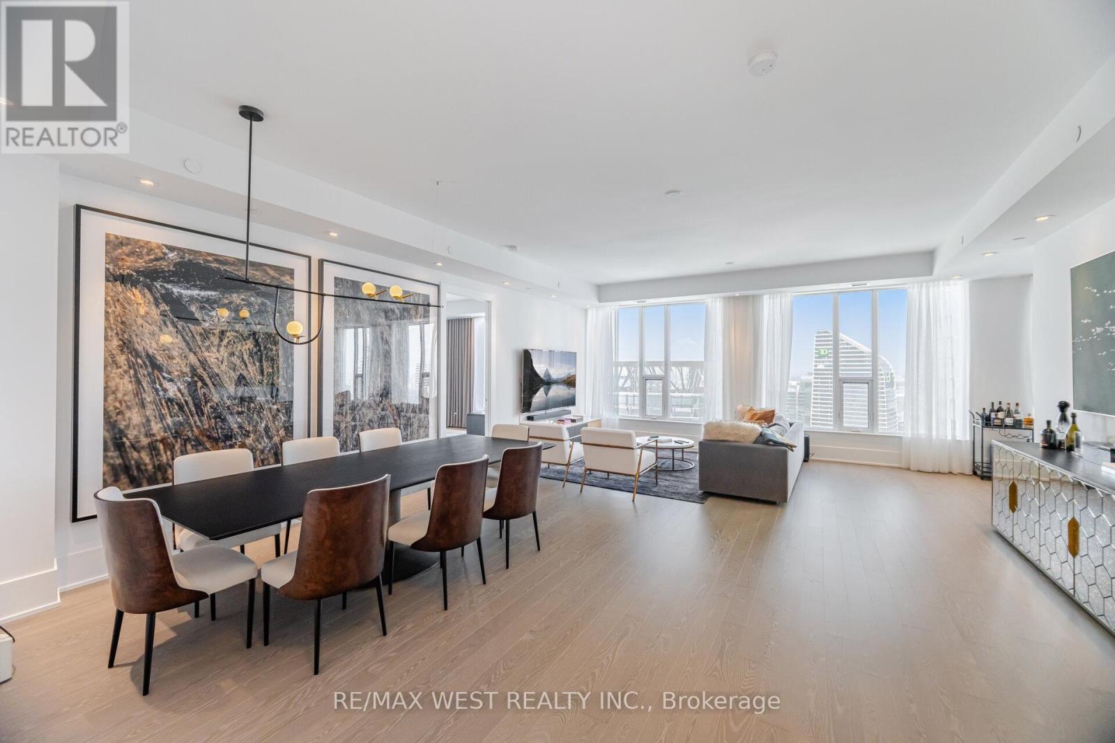 Photo 32 of 6712 10 York Street, Toronto ON