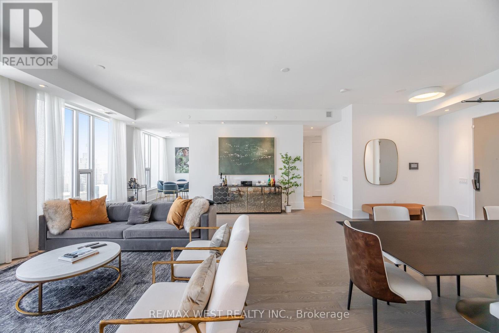 Photo 24 of 6712 10 York Street, Toronto ON
