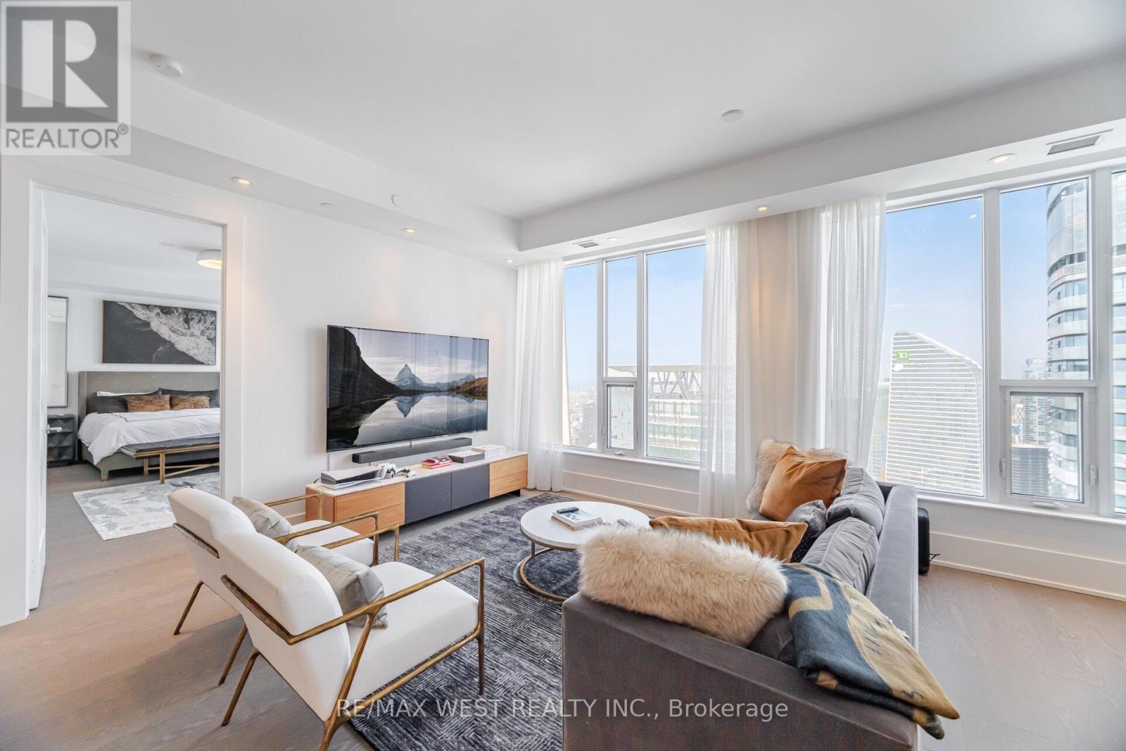 Photo 30 of 6712 10 York Street, Toronto ON