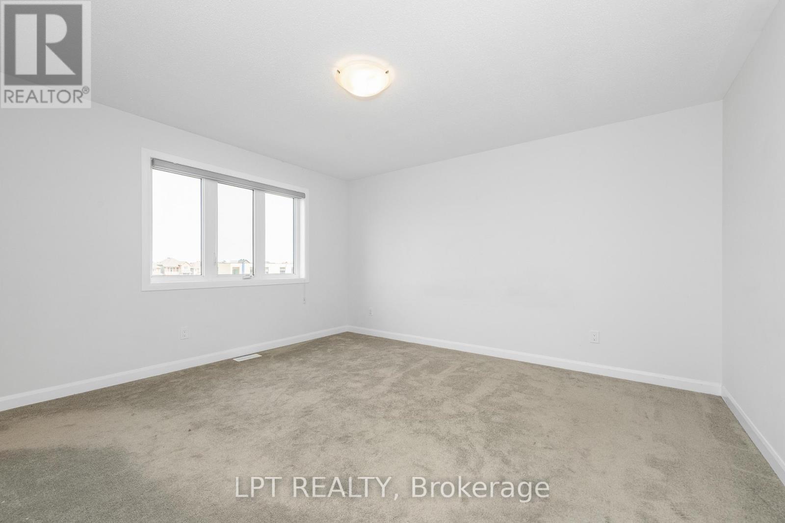 Photo 13 of 105 Teelin Circle, Ottawa ON