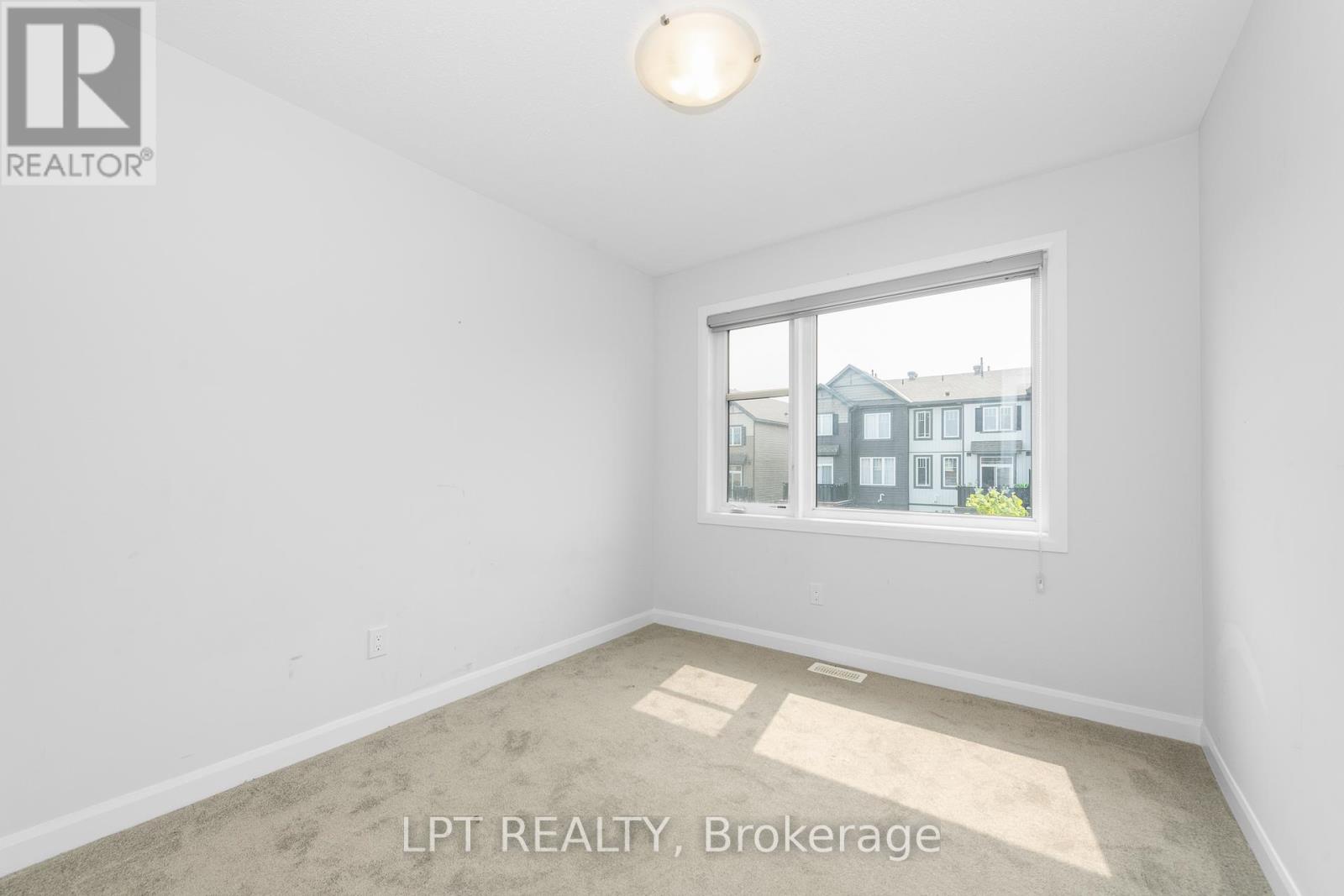 Photo 16 of 105 Teelin Circle, Ottawa ON