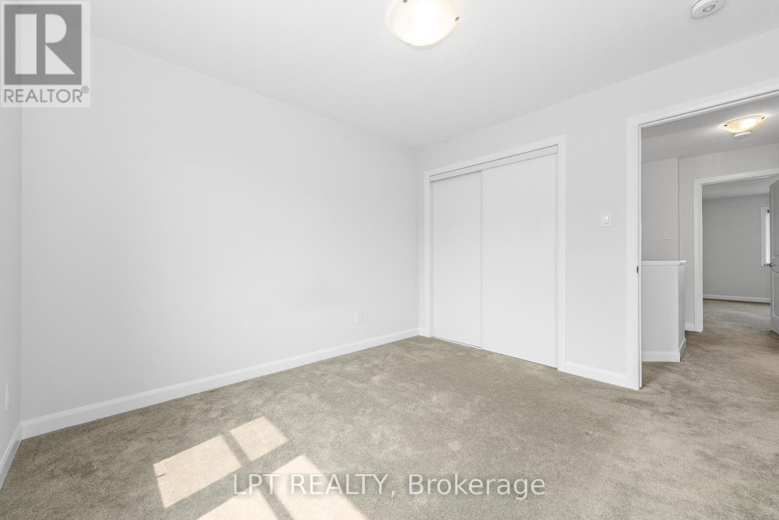 Photo 20 of 105 Teelin Circle, Ottawa ON