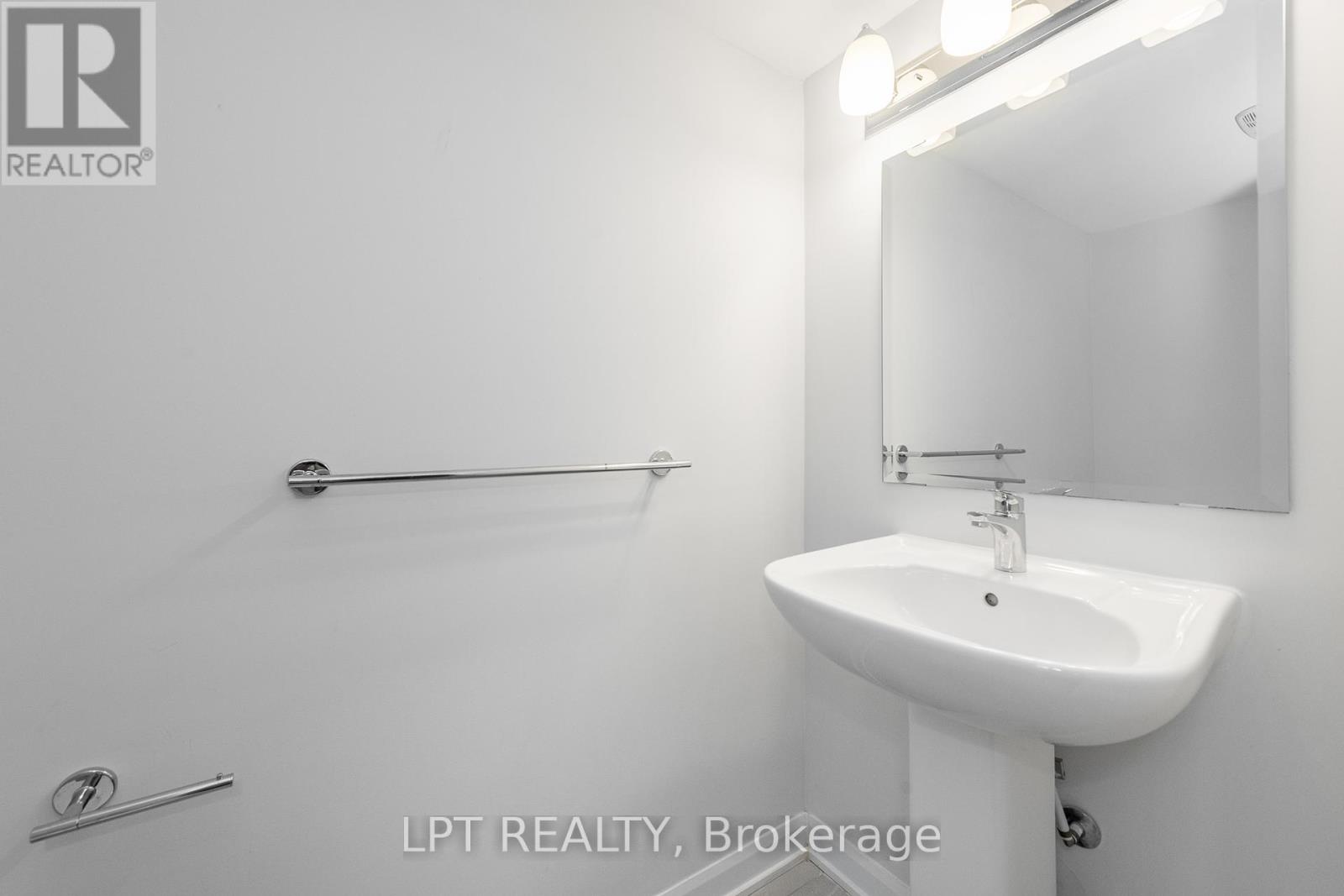 Photo 26 of 105 Teelin Circle, Ottawa ON