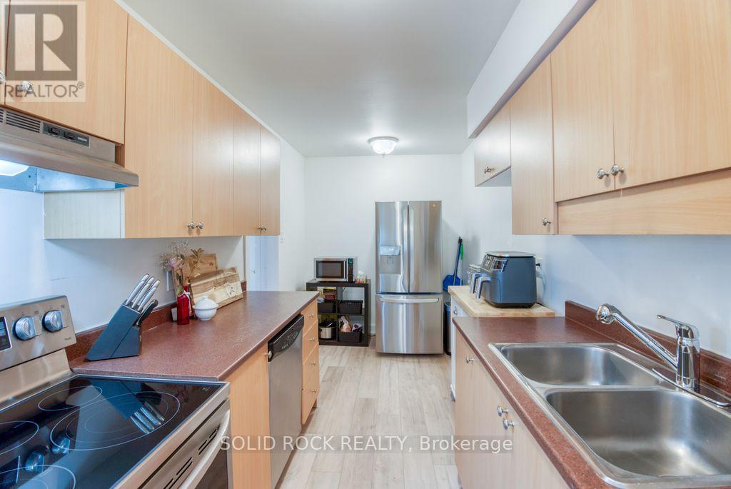 Photo 9 of 463 Canotia Place, Ottawa ON