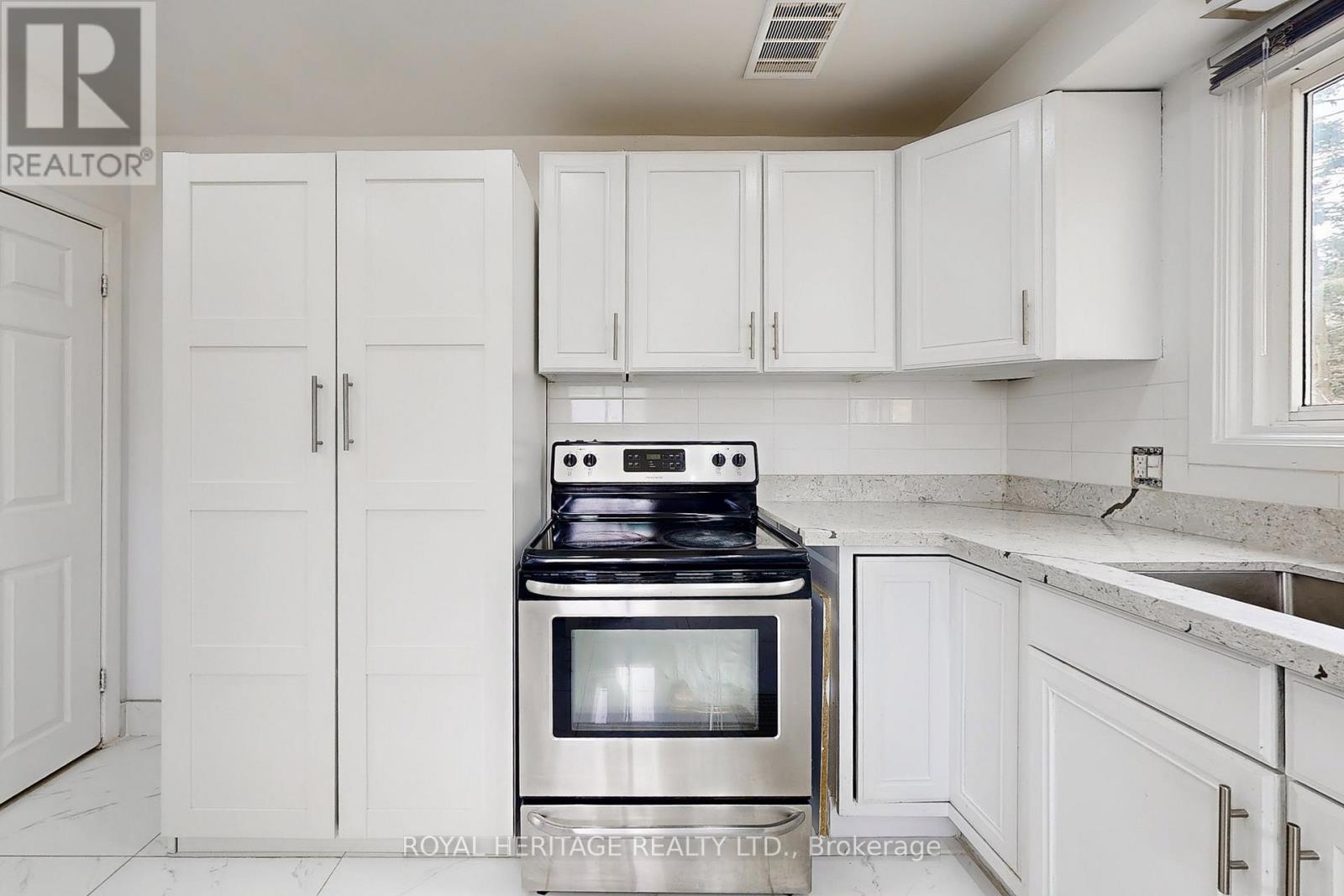 Photo 11 of 1092 Cedar Street, Oshawa ON