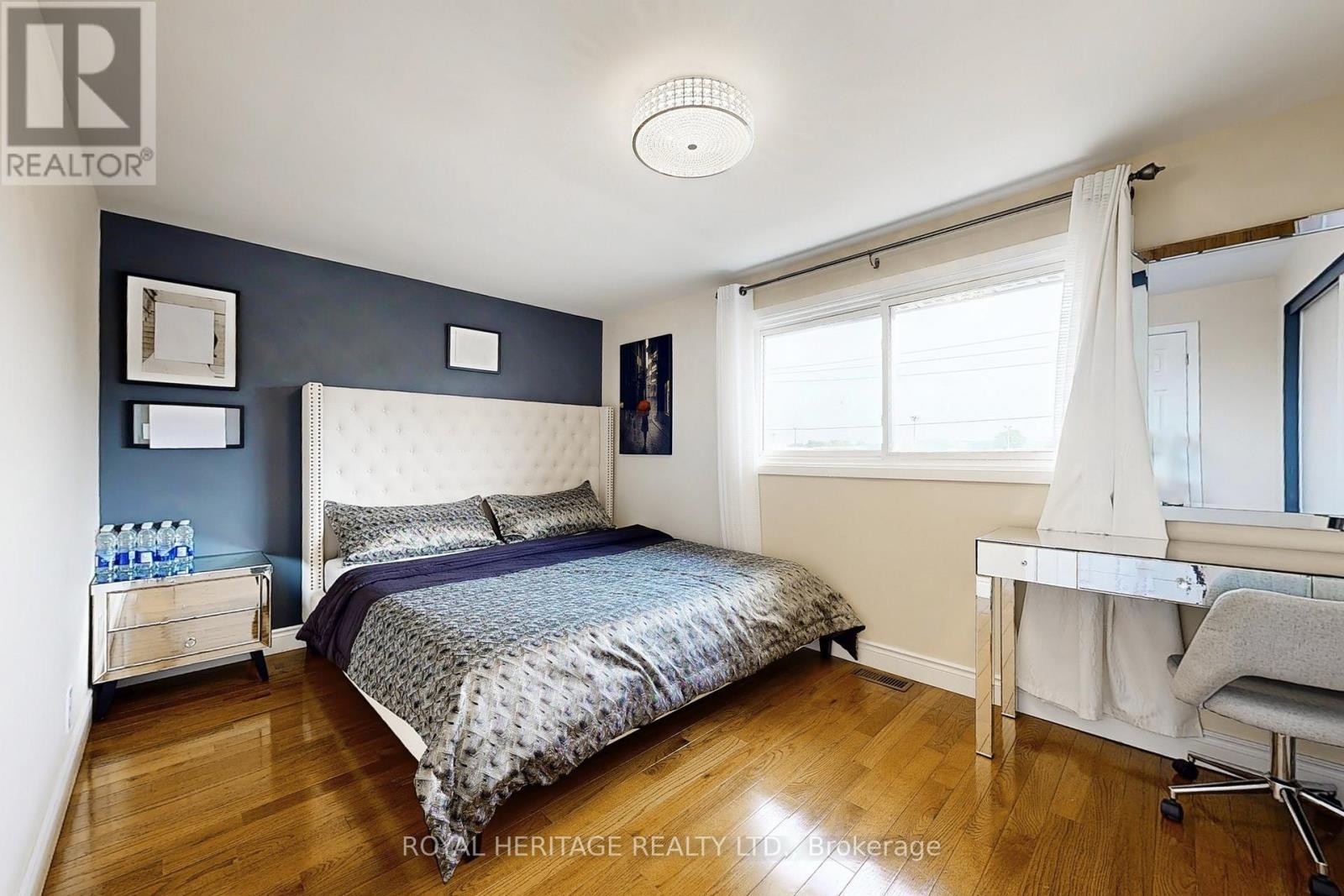 Photo 40 of 1092 Cedar Street, Oshawa ON