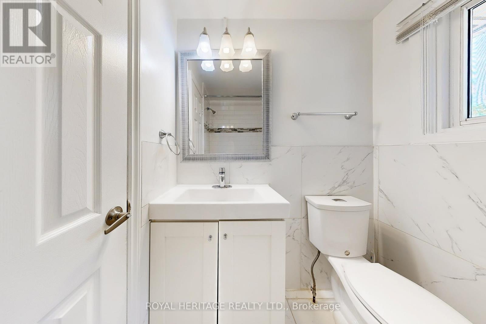 Photo 18 of 1092 Cedar Street, Oshawa ON