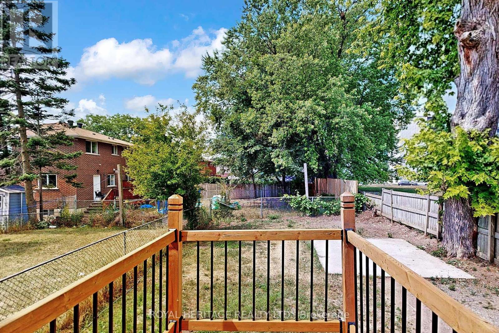 Photo 26 of 1092 Cedar Street, Oshawa ON