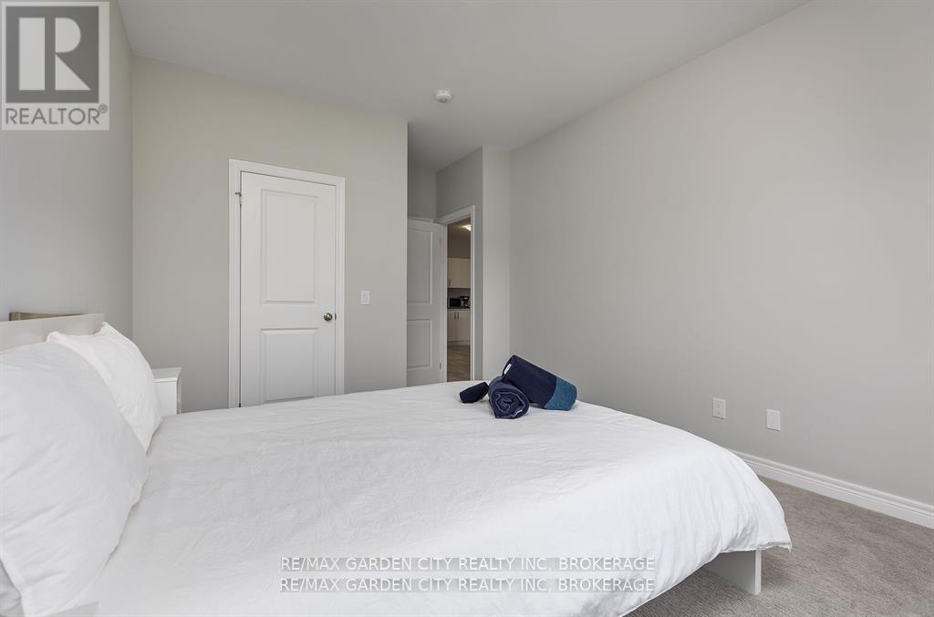 Photo 7 of 34 Bounty Avenue, Thorold ON