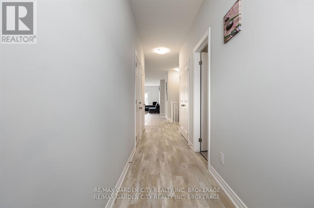 Photo 30 of 34 Bounty Avenue, Thorold ON