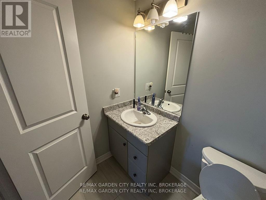 Photo 31 of 34 Bounty Avenue, Thorold ON