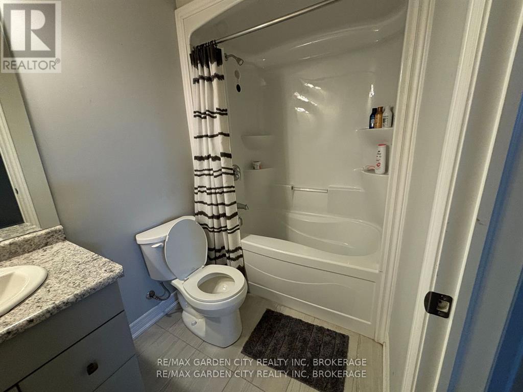 Photo 13 of 34 Bounty Avenue, Thorold ON