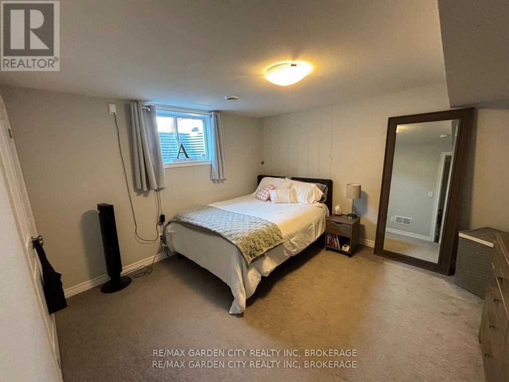 Photo 24 of 34 Bounty Avenue, Thorold ON