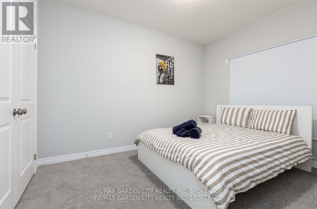 Photo 12 of 34 Bounty Avenue, Thorold ON