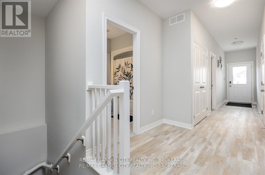 Photo 32 of 34 Bounty Avenue, Thorold ON
