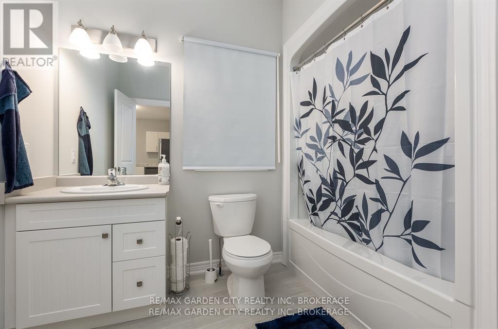 Photo 11 of 34 Bounty Avenue, Thorold ON