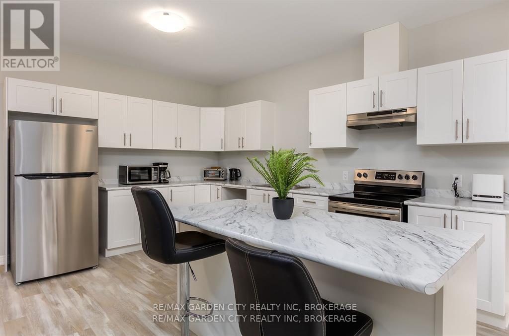 Photo 4 of 34 Bounty Avenue, Thorold ON