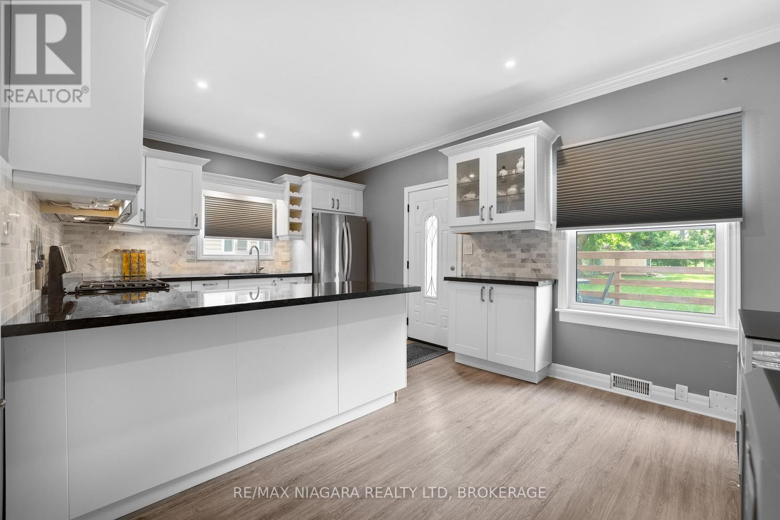 Photo 41 of 2969 2971 Portage Road, Niagara Falls ON