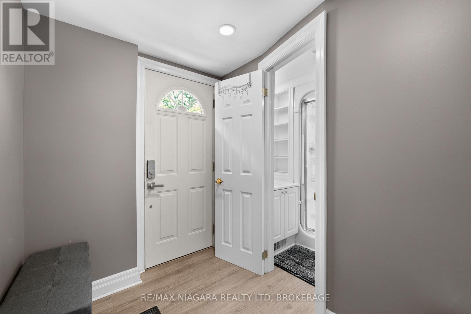 Photo 17 of 2969 2971 Portage Road, Niagara Falls ON