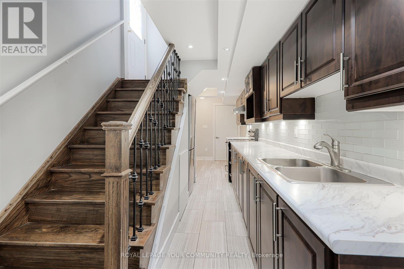 Photo 3 of Bsmt 86 Black Maple Crescent, Vaughan ON