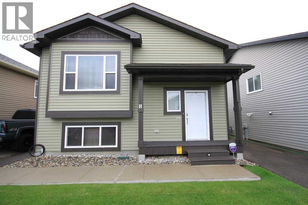 Photo 6 of H 5609 43 Street, Taber AB