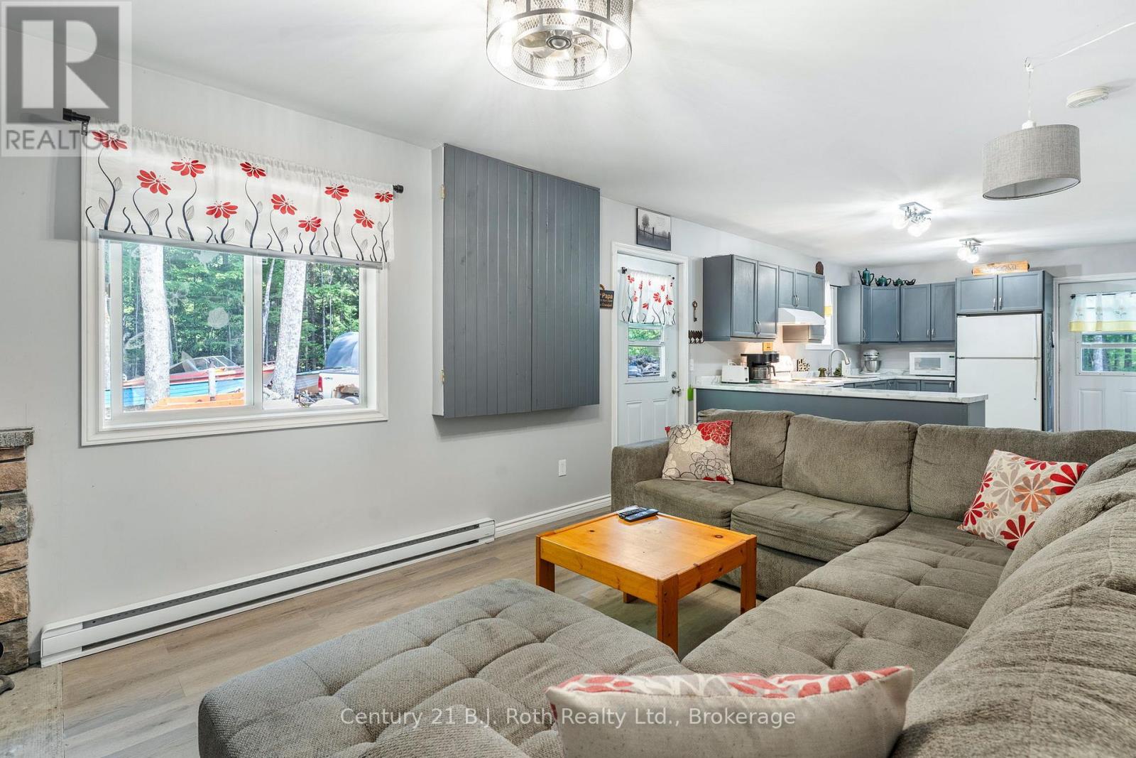 Photo 11 of 12664 Haliburton County Road 503, Highlands East ON