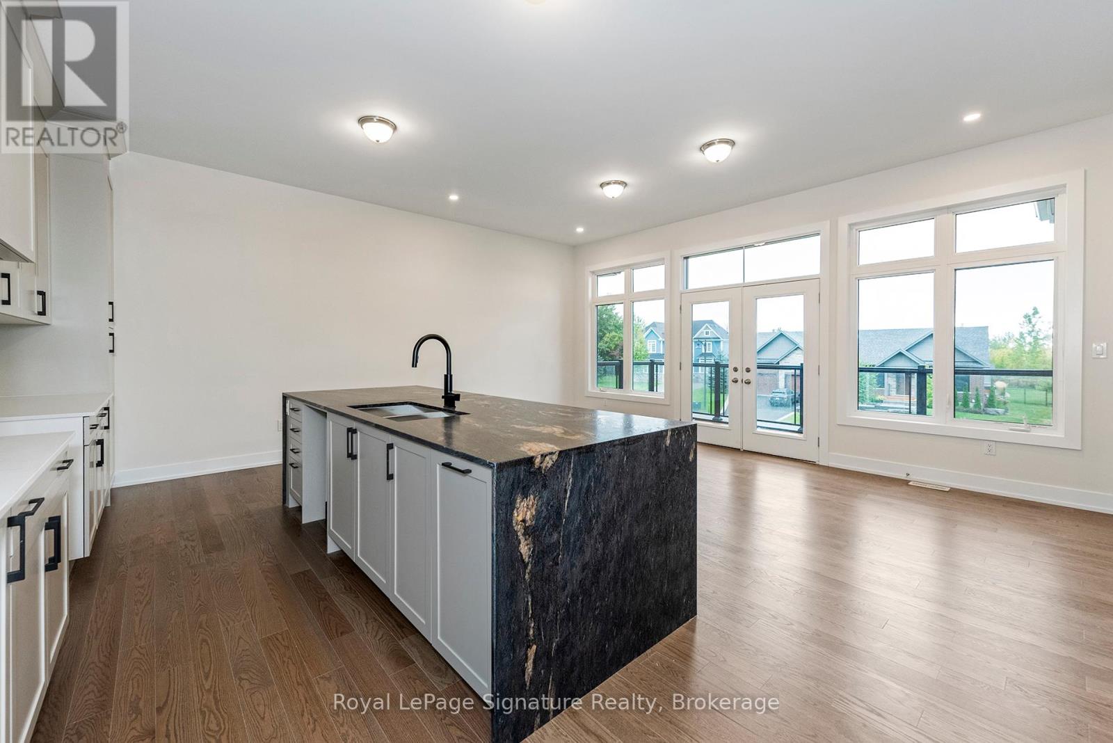 Photo 22 of 124 Dorothy Drive, Blue Mountains ON