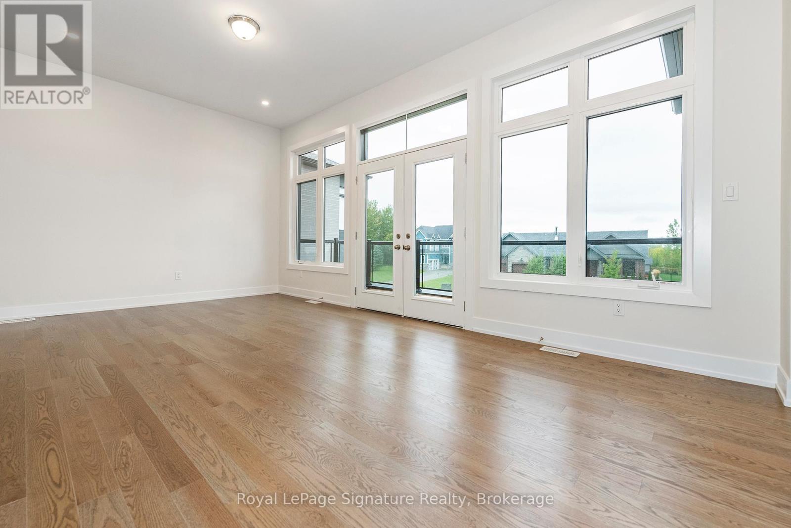 Photo 35 of 124 Dorothy Drive, Blue Mountains ON