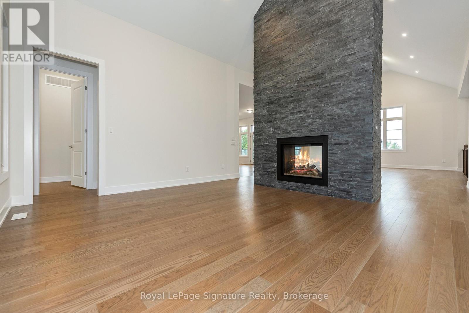 Photo 44 of 124 Dorothy Drive, Blue Mountains ON