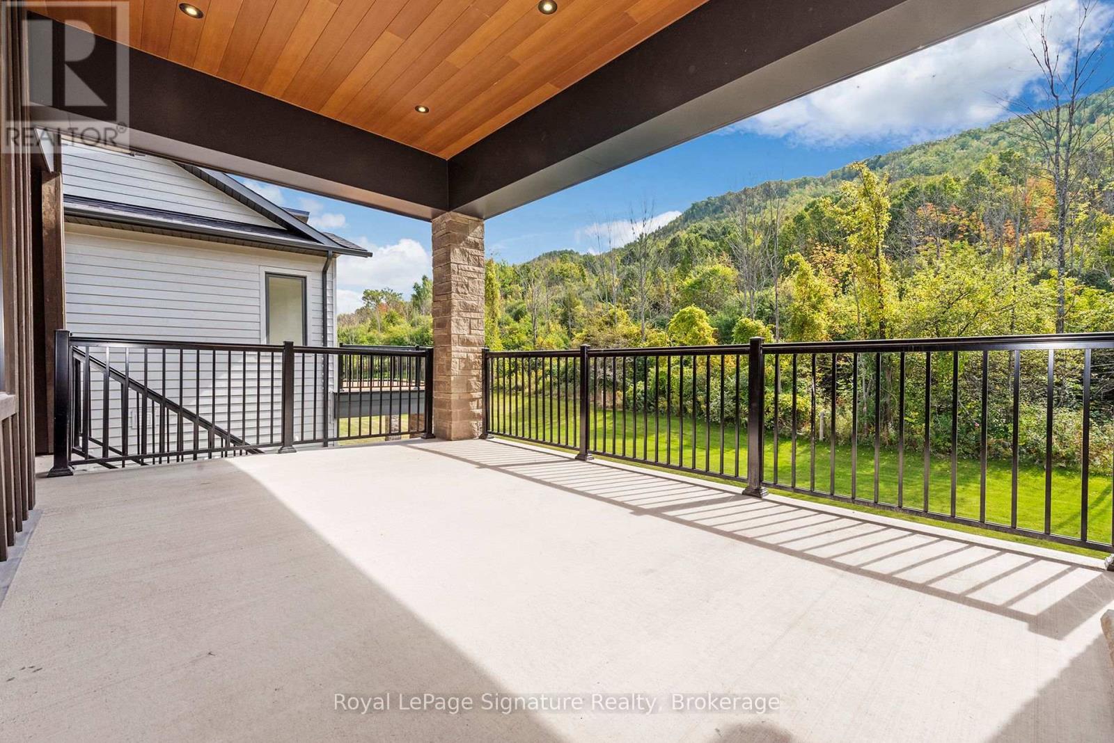 Photo 11 of 124 Dorothy Drive, Blue Mountains ON