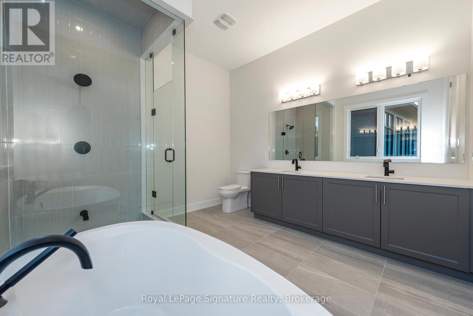 Photo 32 of 124 Dorothy Drive, Blue Mountains ON