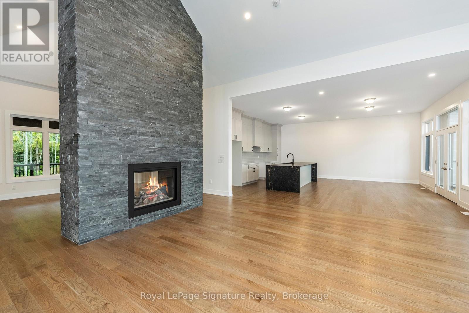 Photo 42 of 124 Dorothy Drive, Blue Mountains ON