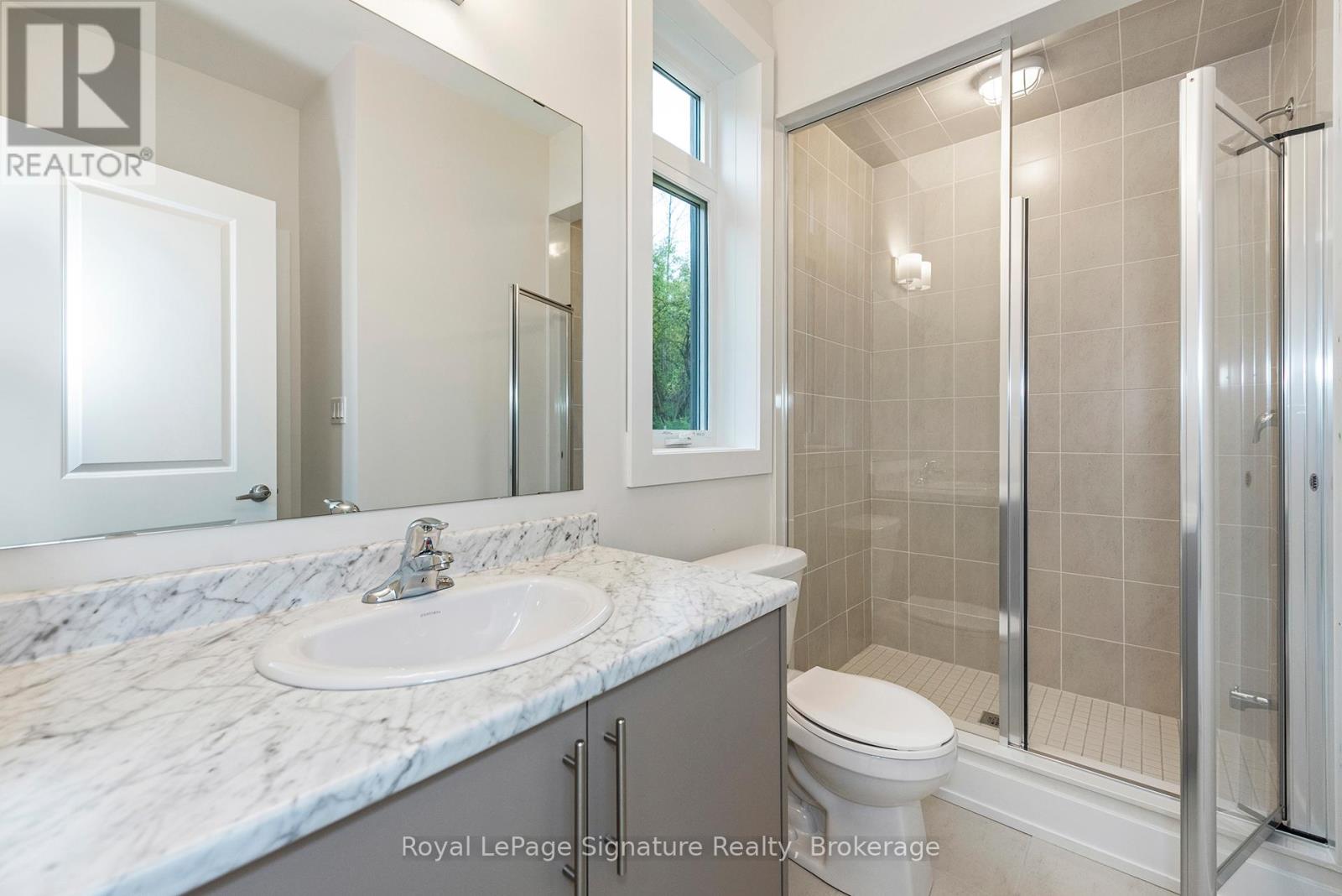 Photo 40 of 124 Dorothy Drive, Blue Mountains ON