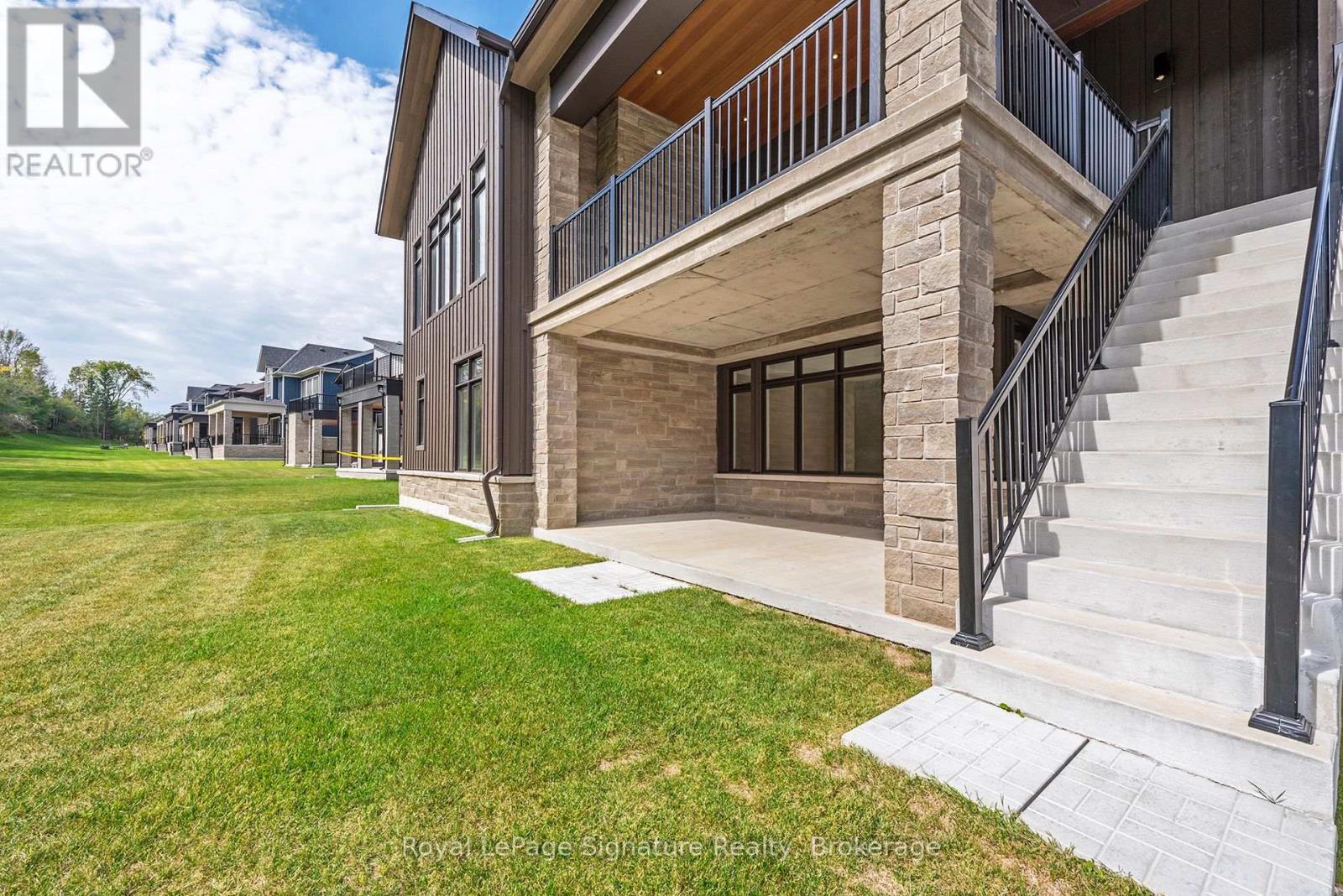 Photo 37 of 124 Dorothy Drive, Blue Mountains ON