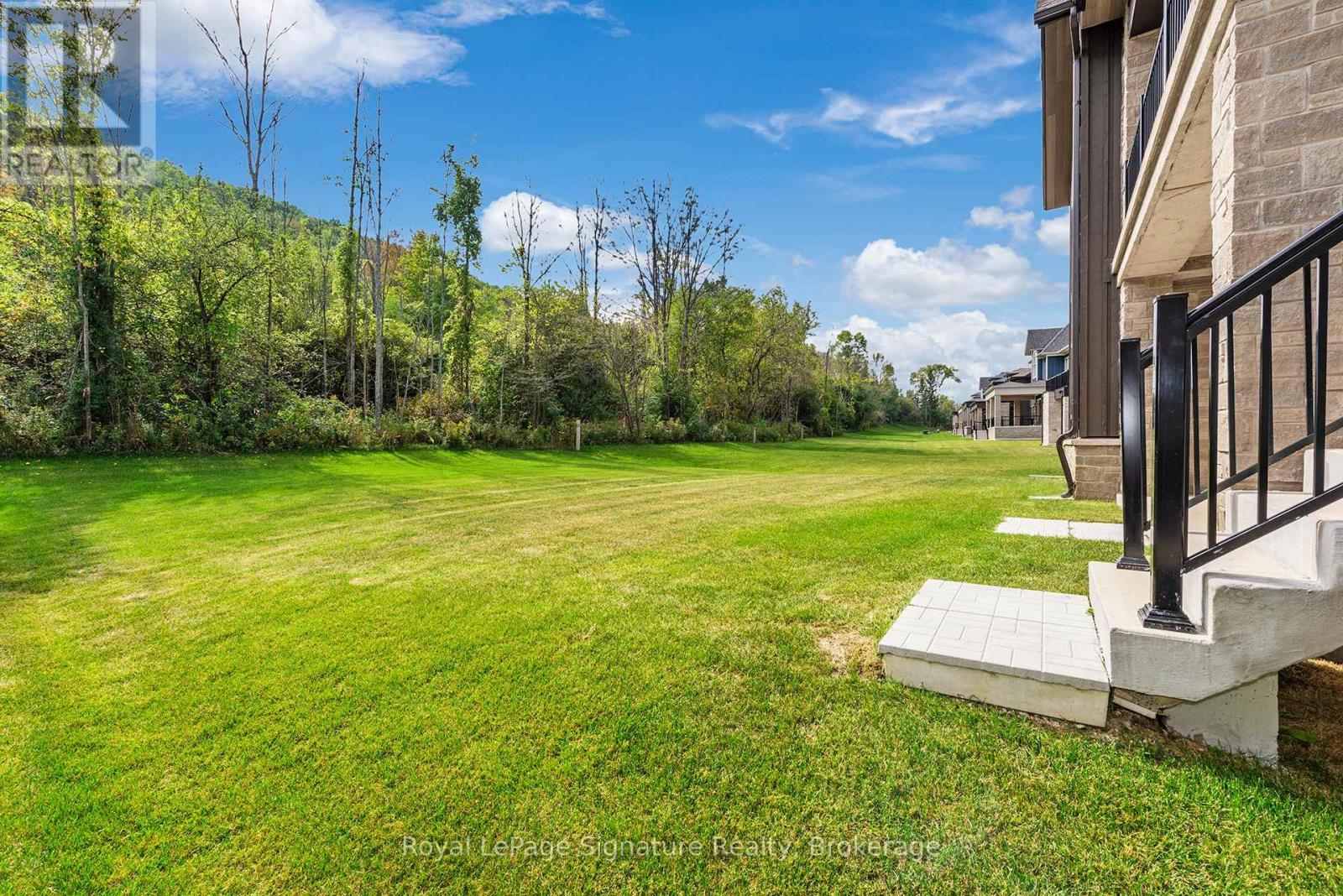 Photo 48 of 124 Dorothy Drive, Blue Mountains ON