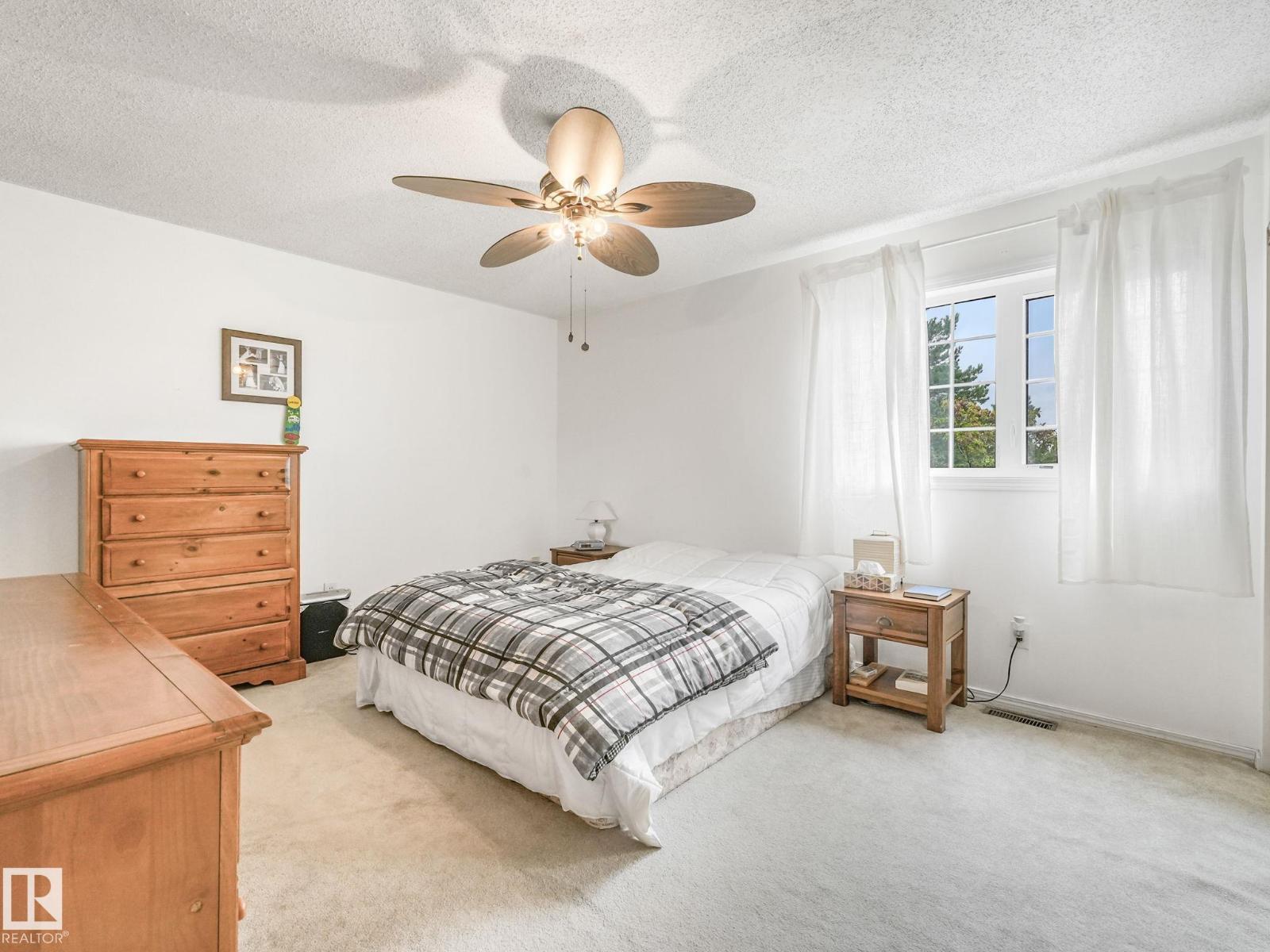 Photo 26 of 37 2911 36 St Nw, Edmonton AB