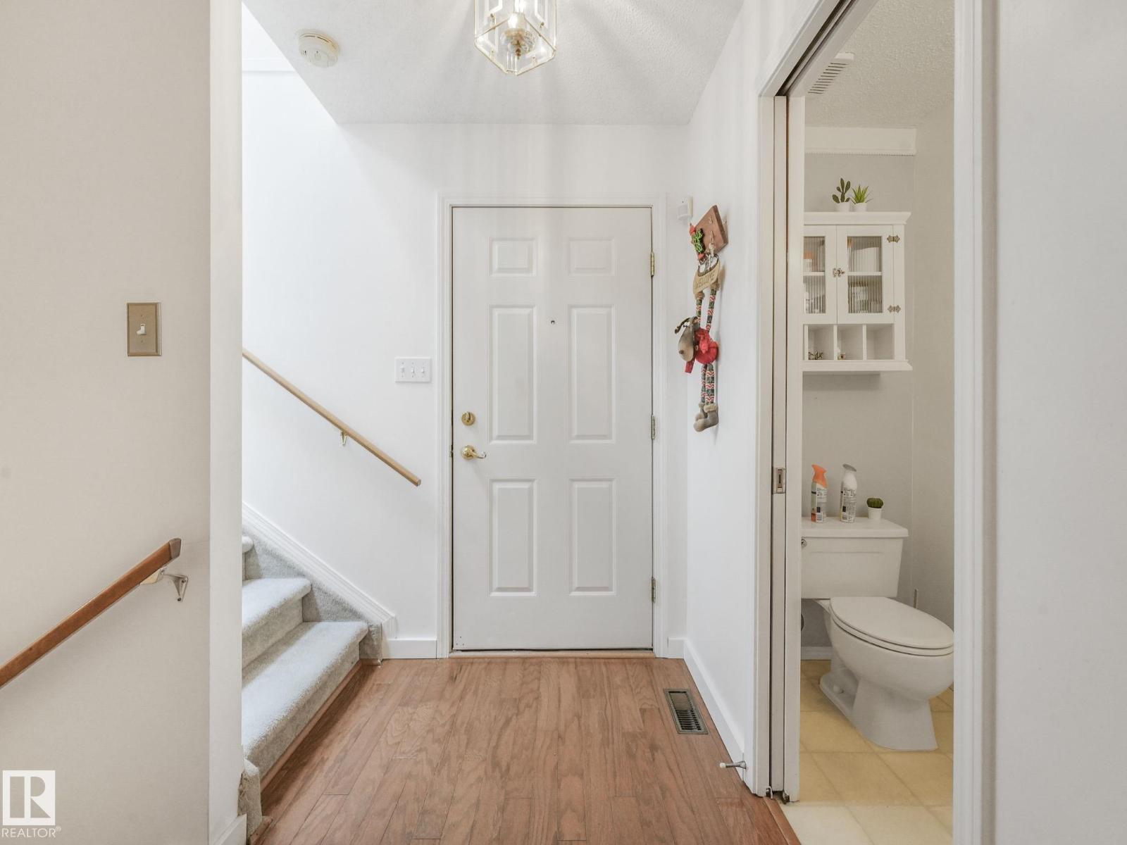 Photo 20 of 37 2911 36 St Nw, Edmonton AB