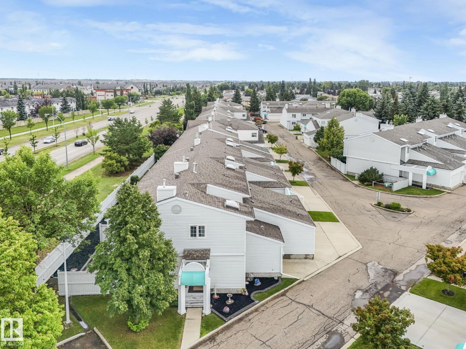Photo 11 of 37 2911 36 St Nw, Edmonton AB