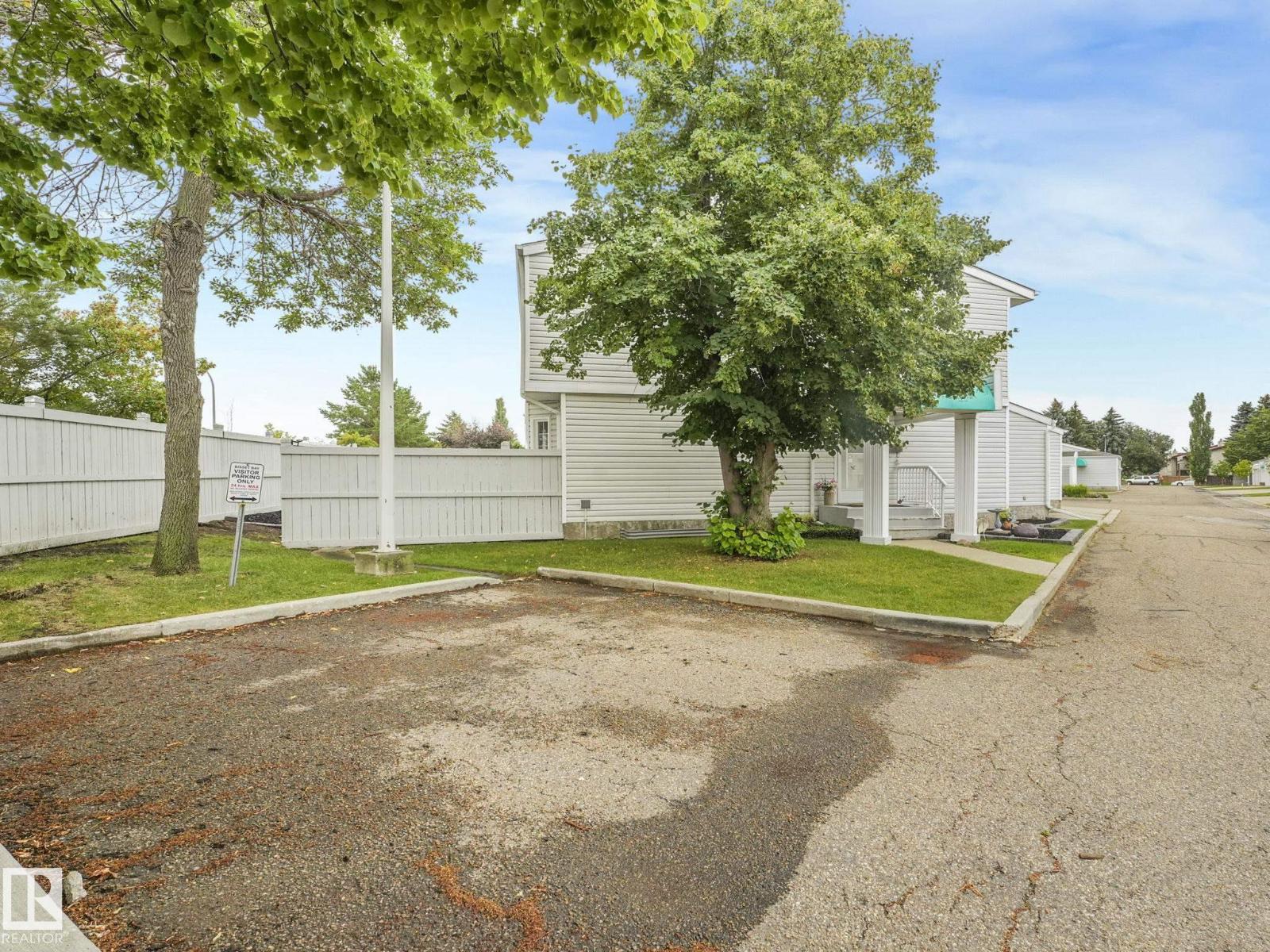 Photo 31 of 37 2911 36 St Nw, Edmonton AB