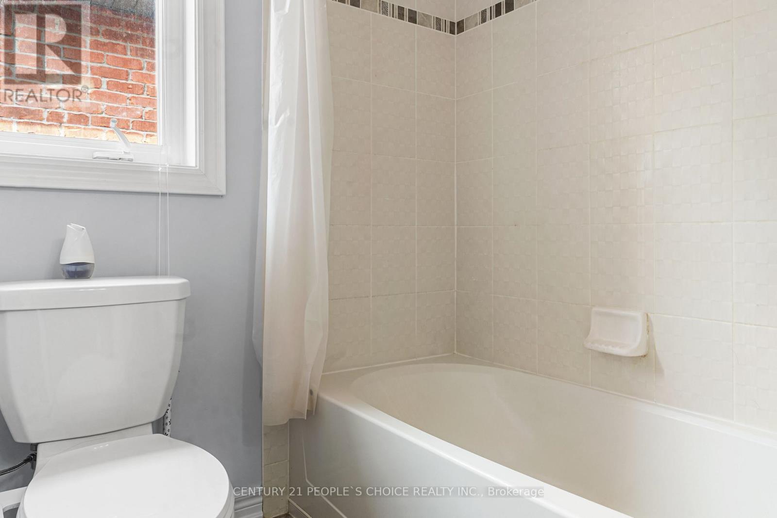 Photo 19 of 22 Gainsford Road, Brampton ON