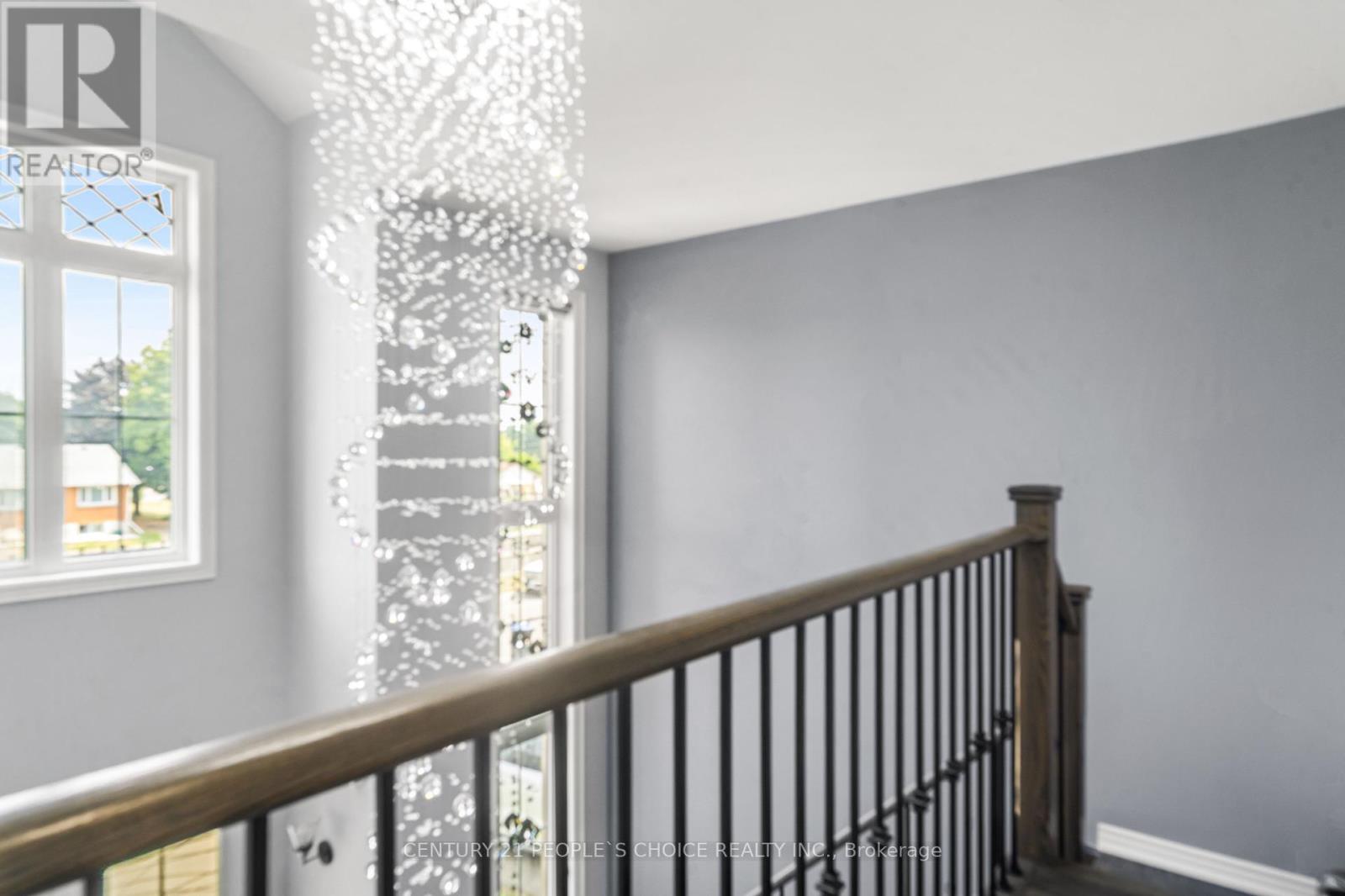 Photo 9 of 22 Gainsford Road, Brampton ON