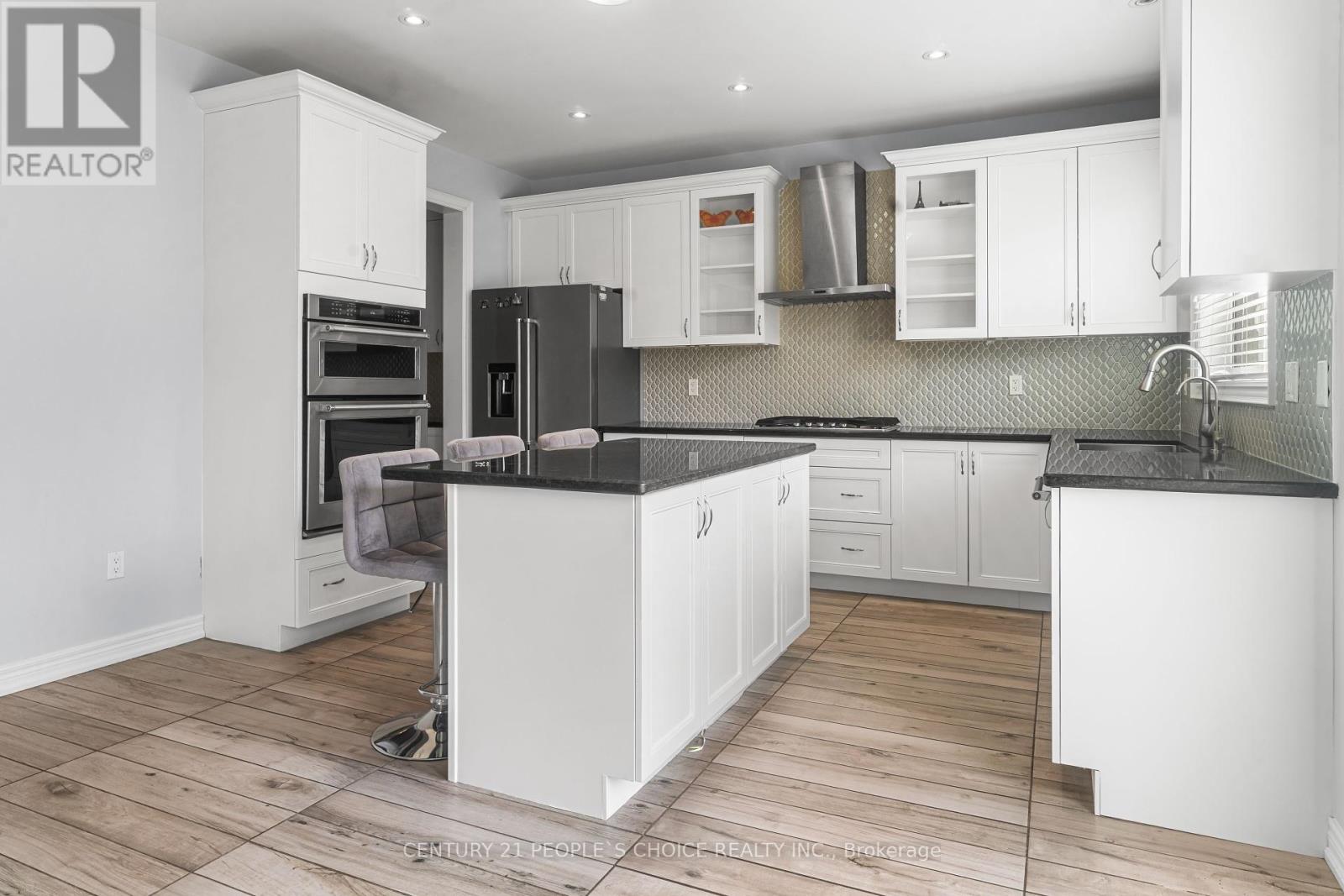 Photo 8 of 22 Gainsford Road, Brampton ON