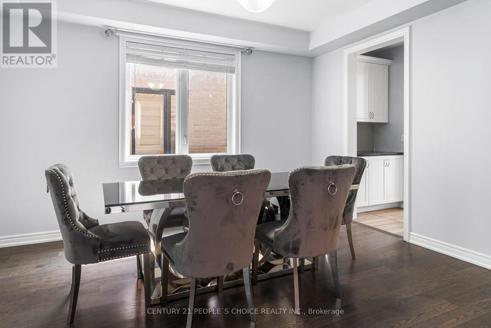 Photo 4 of 22 Gainsford Road, Brampton ON