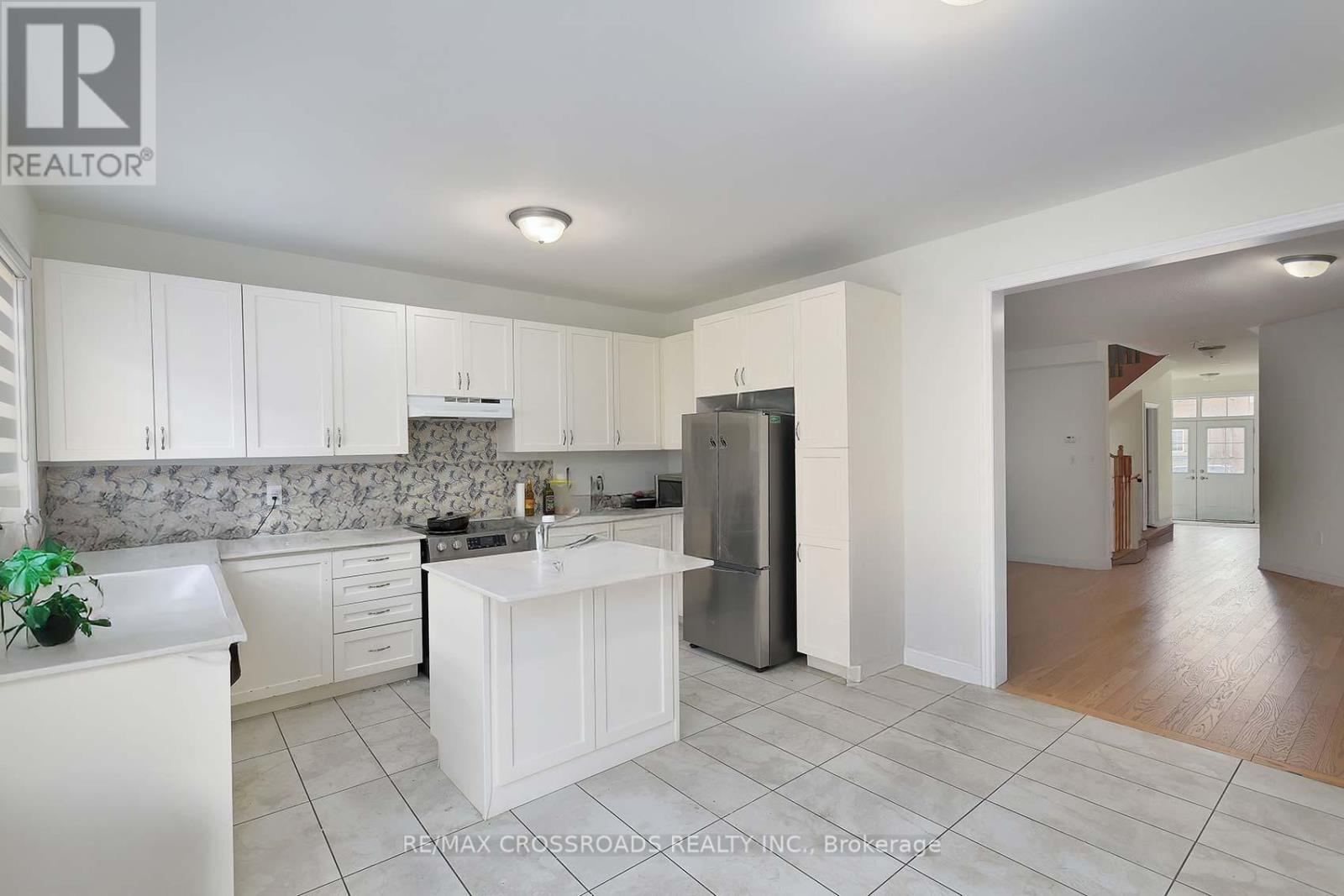 Photo 1 of 26 Kambalda Road N, Brampton ON